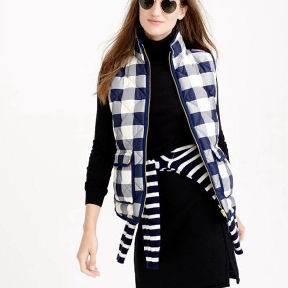 J. Crew Excursion Quilted Down Vest Navy Cream Plaid Size XS preppy 138.00 MSRP - Picture 2 of 13